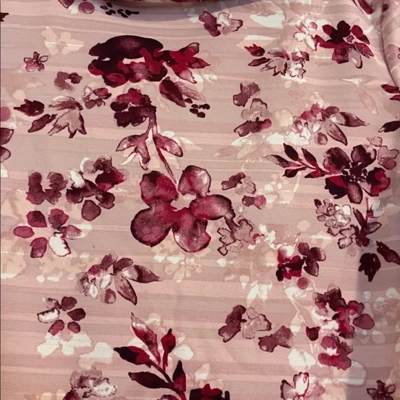 Talbots floral boat-neck folded collar top. Very nice colors. 3/4 sleeves. SZ M. - Picture 5 of 9